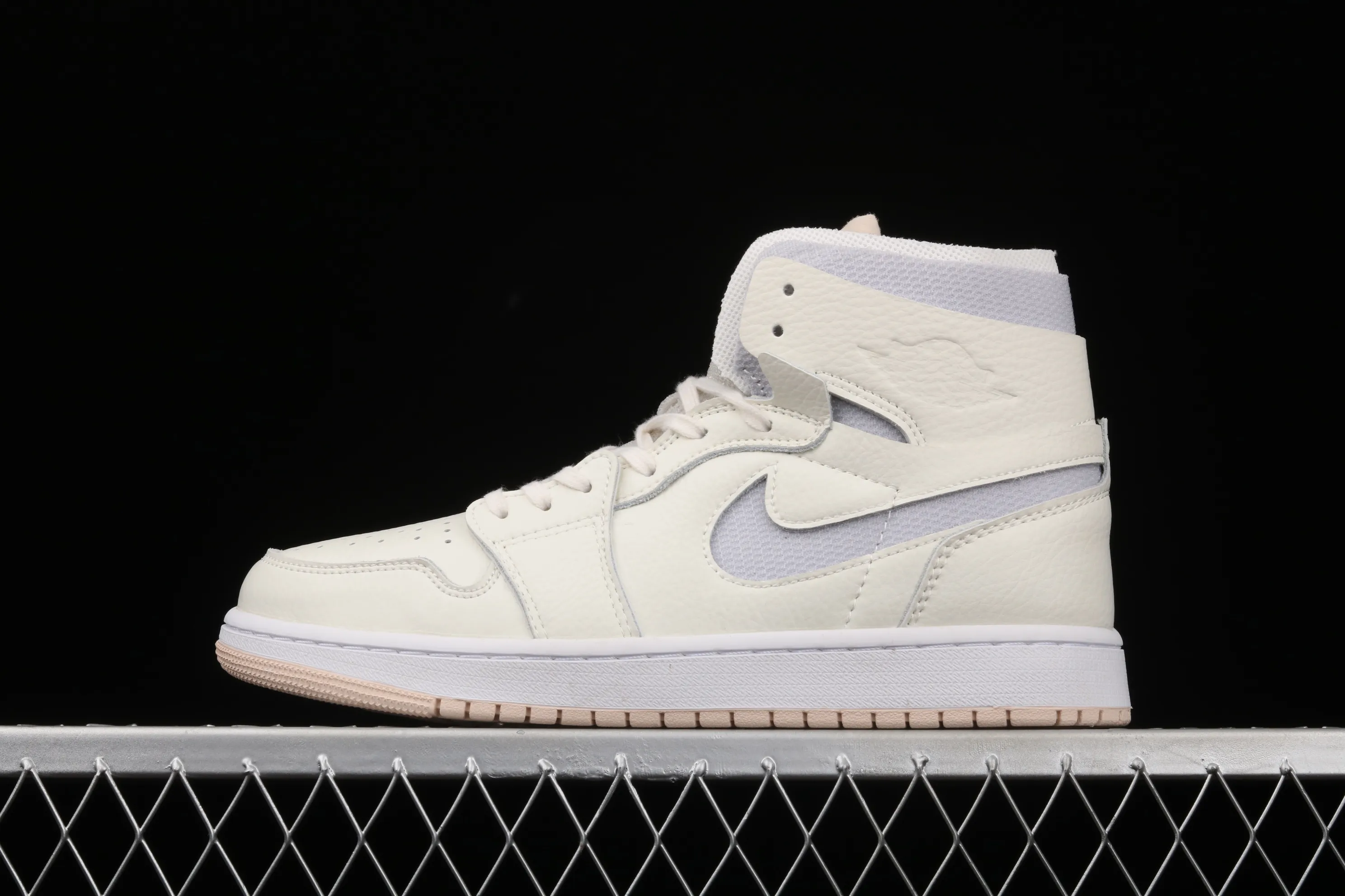 All categories Air Jordan Jordan series basketball shoes Air Jordan 1 High G version Air Jordan 1 Zoom Air CMFT AJ1 Joe 1 Pearl White high-top basketball shoes CT0979-107